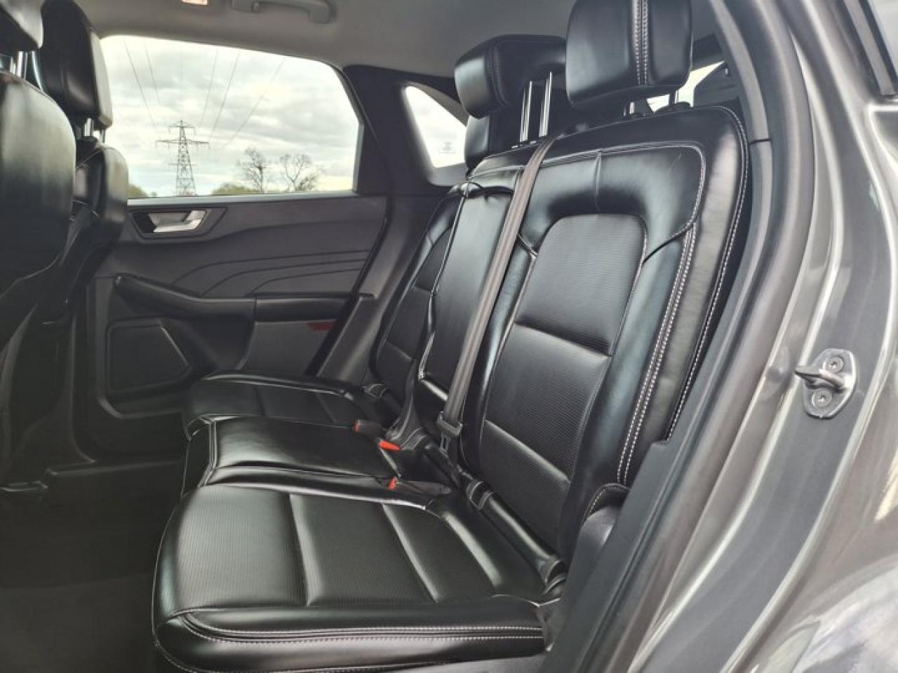 2024 Ford Escape Platinum AWD | 2.0L 4 Cyl | Leather | Adaptive Cruise | Heated Wheel + Seats | Remote Start & More ! Photo