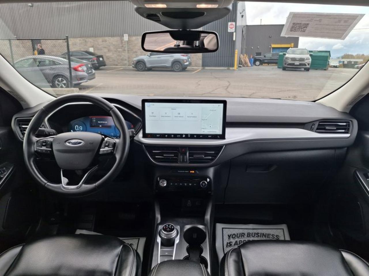 2024 Ford Escape Platinum AWD | 2.0L 4 Cyl | Leather | Adaptive Cruise | Heated Wheel + Seats | Remote Start & More ! Photo