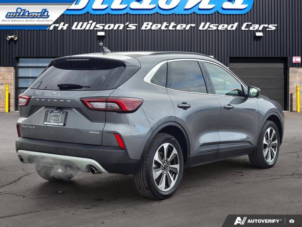 2024 Ford Escape Platinum AWD | 2.0L 4 Cyl | Leather | Adaptive Cruise | Heated Wheel + Seats | Remote Start & More ! Photo