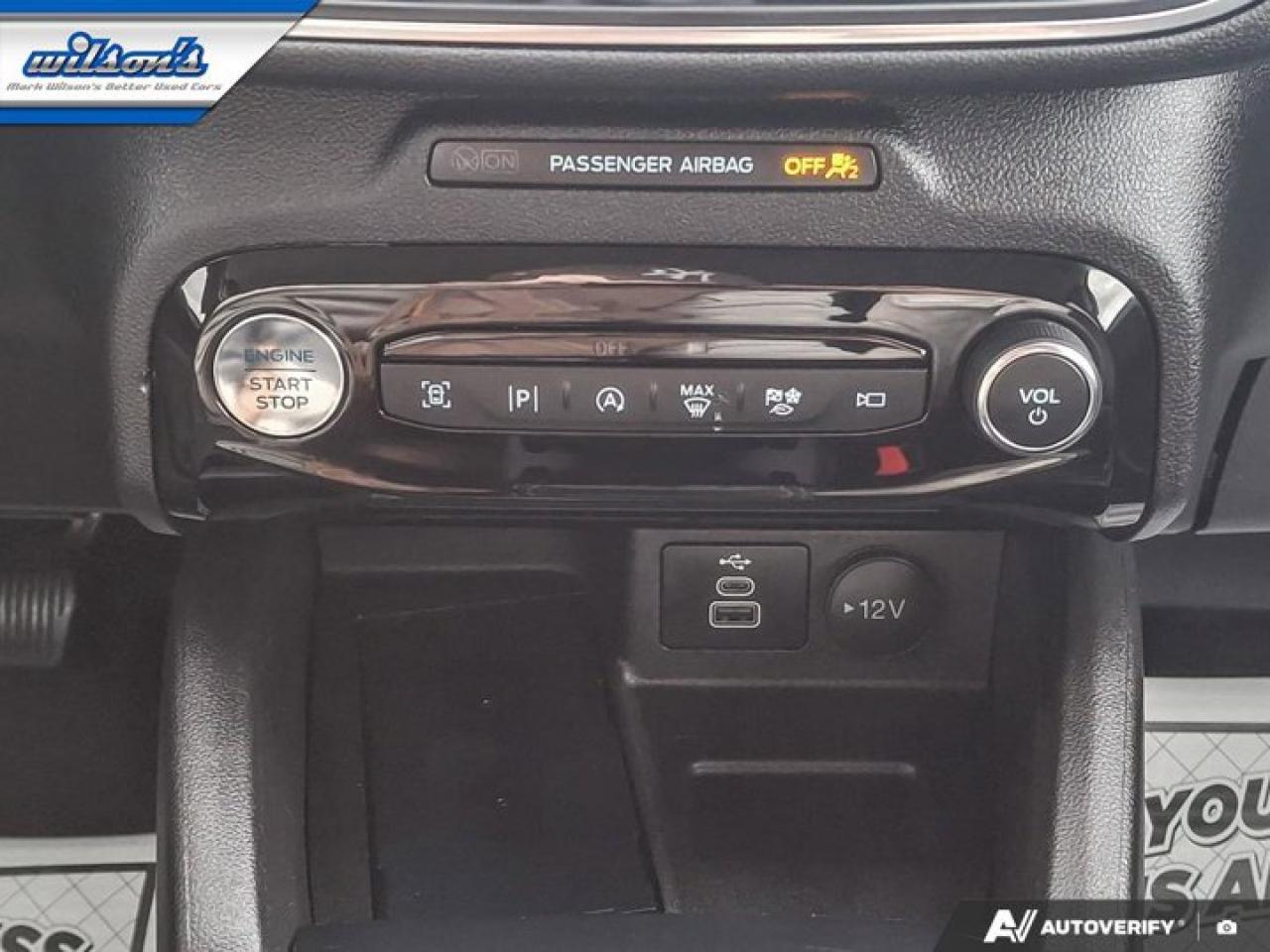 2024 Ford Escape Platinum AWD | 2.0L 4 Cyl | Leather | Adaptive Cruise | Heated Wheel + Seats | Remote Start & More ! Photo