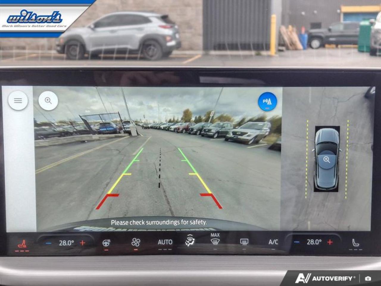 2024 Ford Escape Platinum AWD | 2.0L 4 Cyl | Leather | Adaptive Cruise | Heated Wheel + Seats | Remote Start & More ! Photo