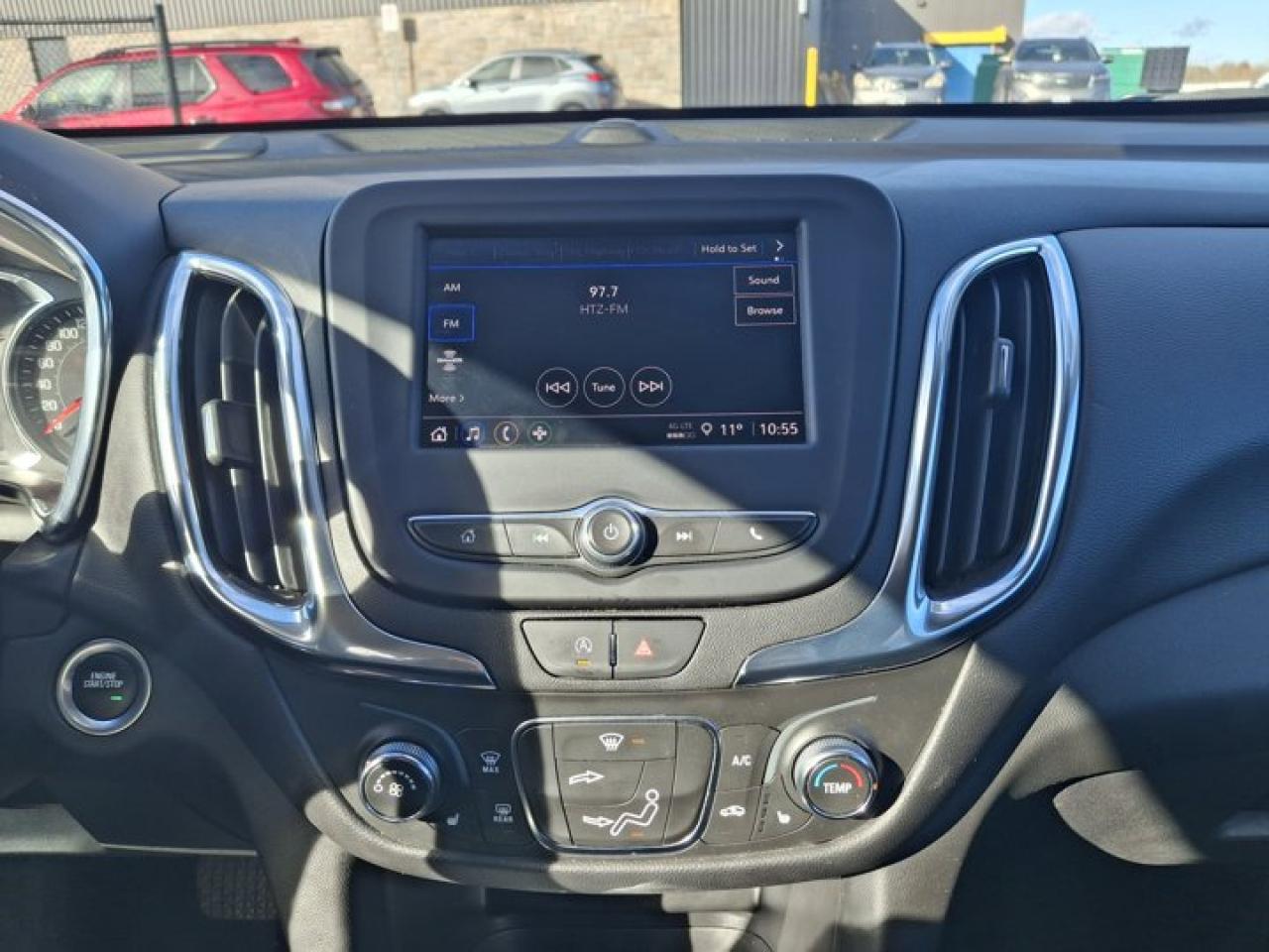 2023 Chevrolet Equinox LT AWD | Heated Seats | Power Seat | CarPlay + Android | Rear Camera | Alloy Wheels and More ! Photo