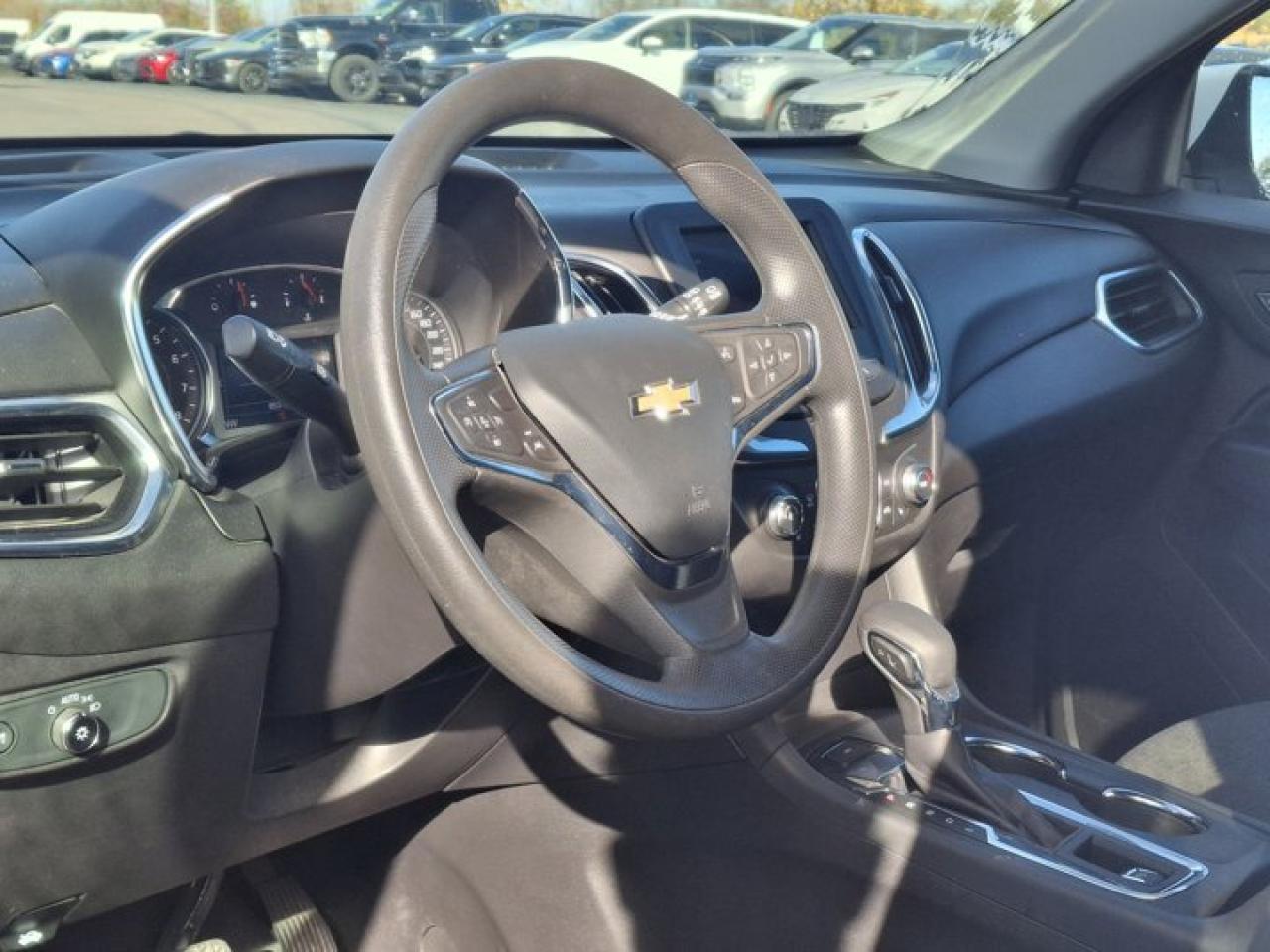 2023 Chevrolet Equinox LT AWD | Heated Seats | Power Seat | CarPlay + Android | Rear Camera | Alloy Wheels and More ! Photo