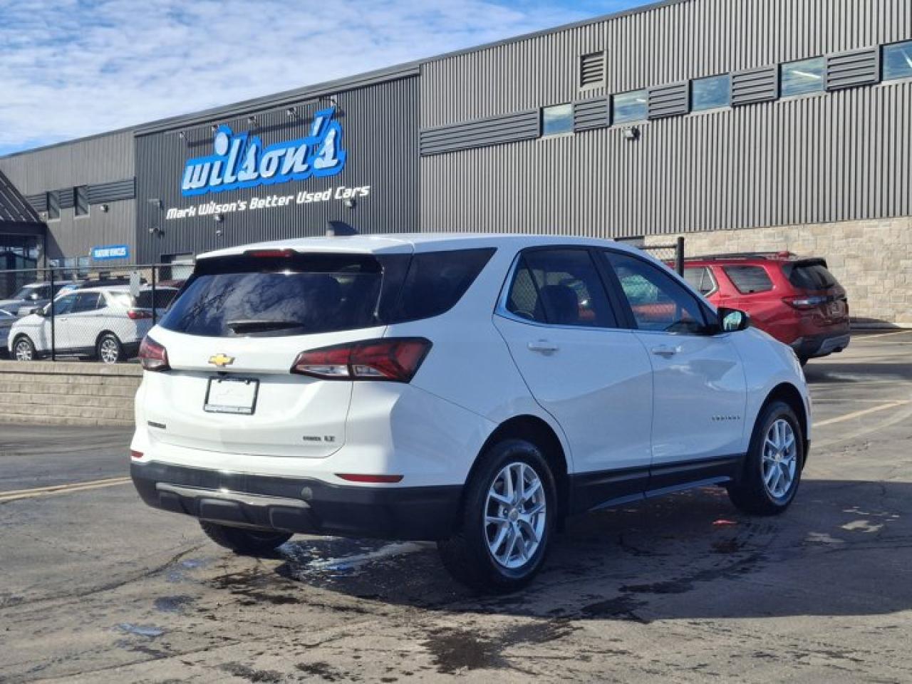 2023 Chevrolet Equinox LT AWD | Heated Seats | Power Seat | CarPlay + Android | Rear Camera | Alloy Wheels and More ! Photo