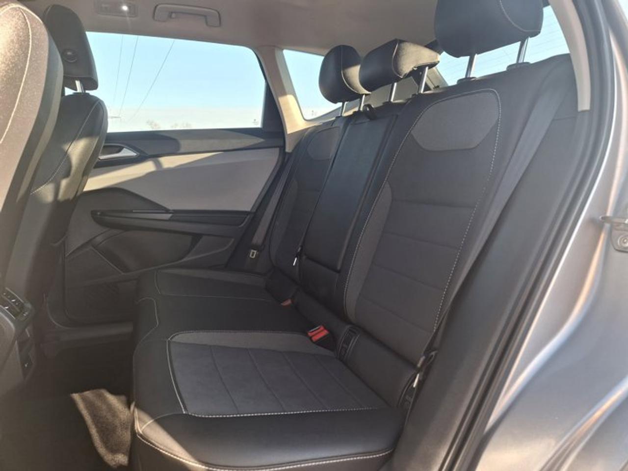 2024 Volkswagen Taos Comfortline | Panoramic Sunroof | Adaptive Cruise | Heated Wheel + Seats | CarPlay & More ! Photo