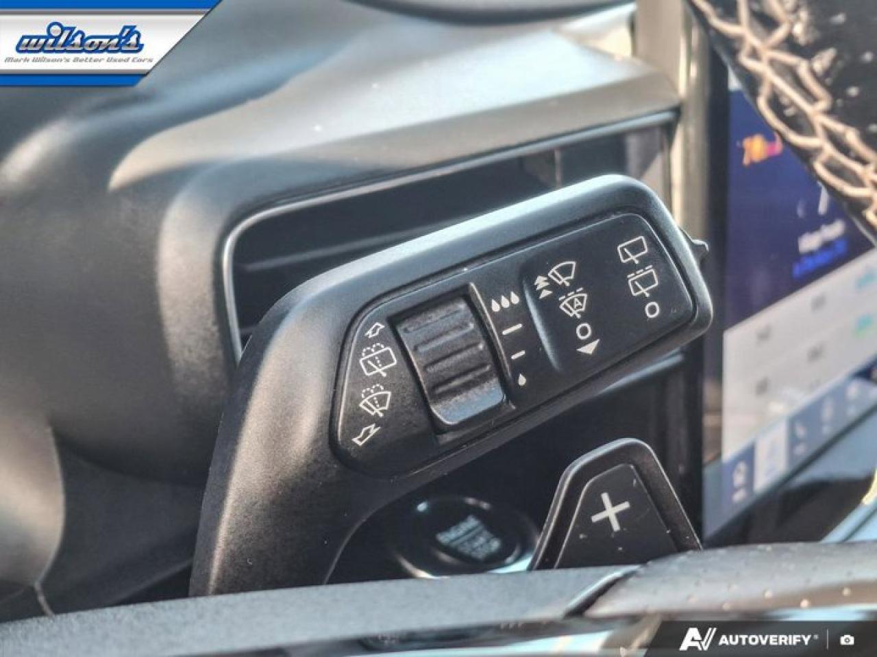 2022 Ford Explorer ST 4WD | Split Leather Buckets | Pano Roof | Heated + Cooled Seats | Heated Steering | and More ! Photo