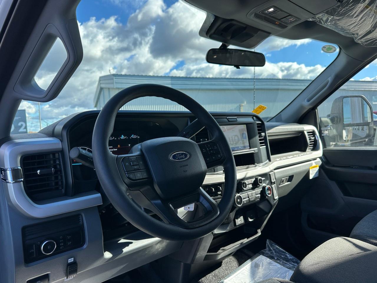 2025 Ford F-550 Super Duty DRW XL 4WD REG CAB 169" WB 84" CA Photo