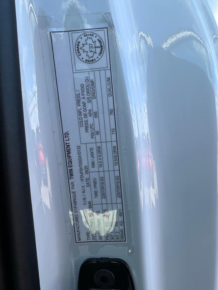 2025 Ford F-550 Super Duty DRW XL 4WD REG CAB 169" WB 84" CA Photo