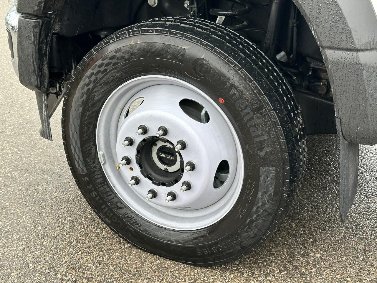 2025 Ford F-550 Super Duty DRW XL 4WD REG CAB 169" WB 84" CA Photo