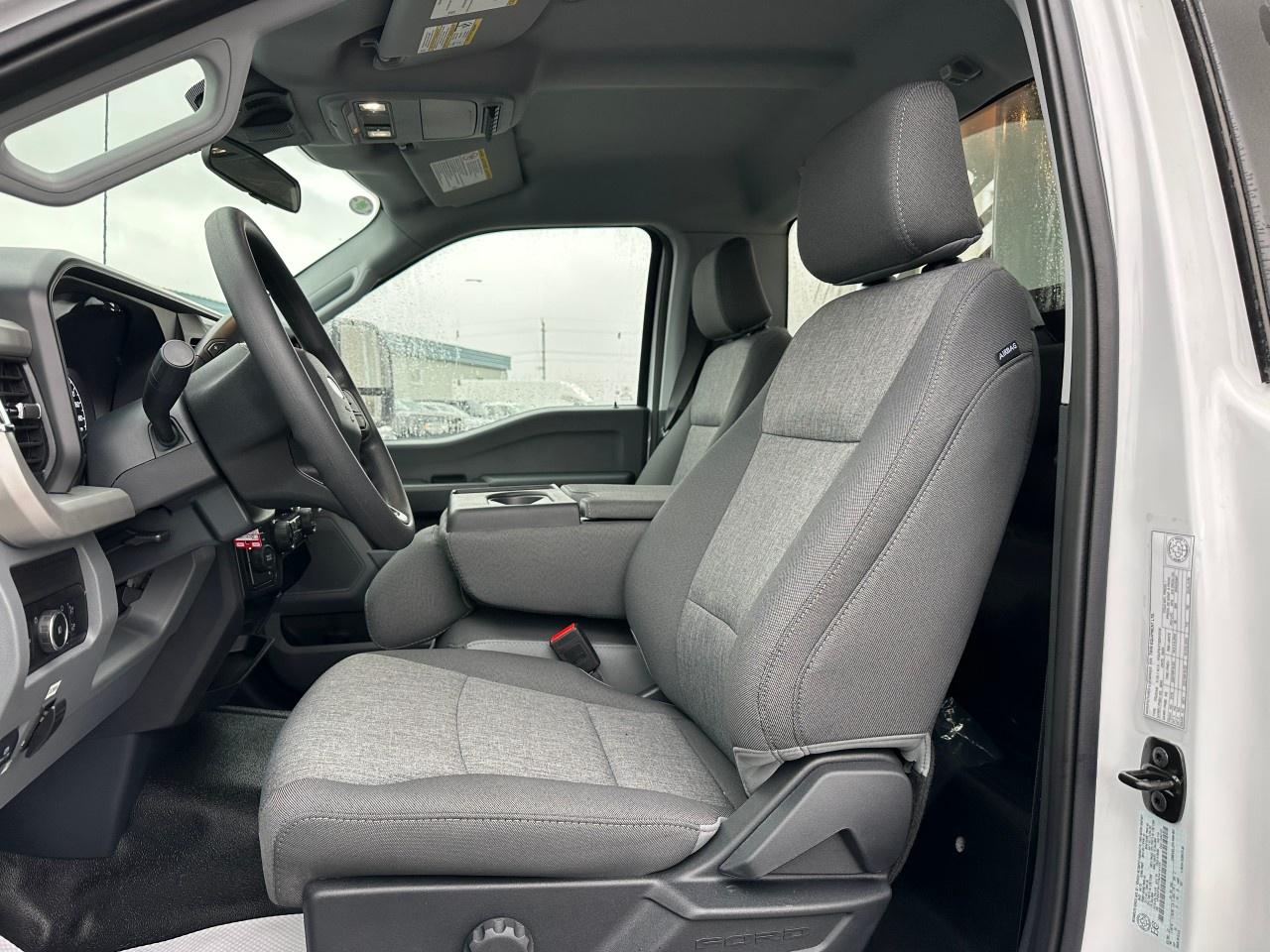 2025 Ford F-550 Super Duty DRW XL 4WD REG CAB 169" WB 84" CA Photo