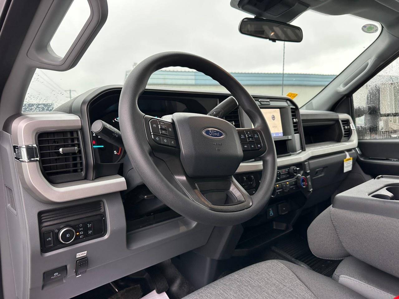 2025 Ford F-550 Super Duty DRW XL 4WD REG CAB 169" WB 84" CA Photo