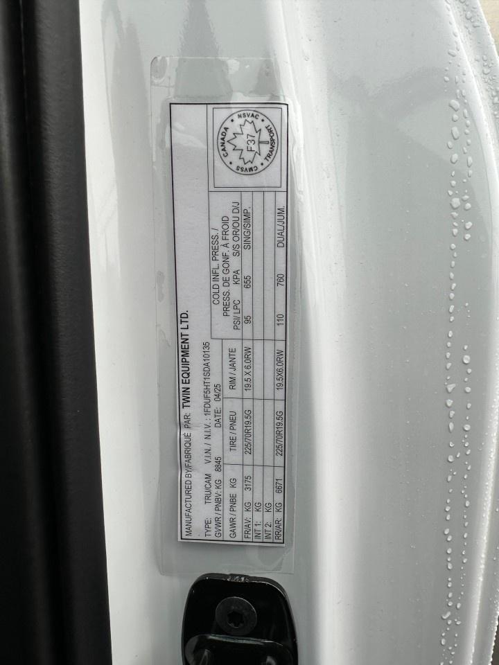 2025 Ford F-550 Super Duty DRW XL 4WD REG CAB 169" WB 84" CA Photo