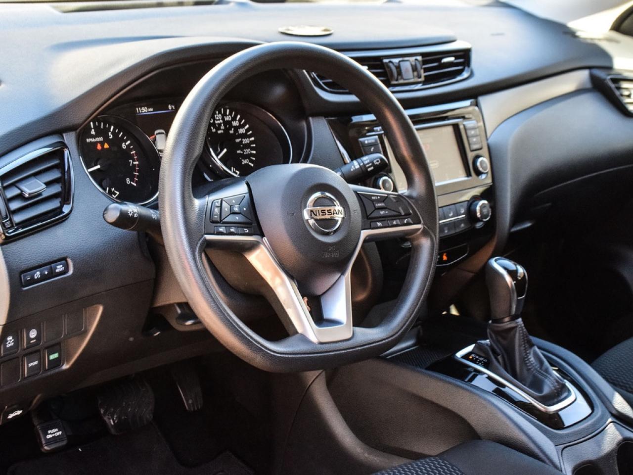 2023 Nissan Qashqai |S|CVT|HSEAT|BSPOT|17ALLOYS|APPLECARPLAY| Photo