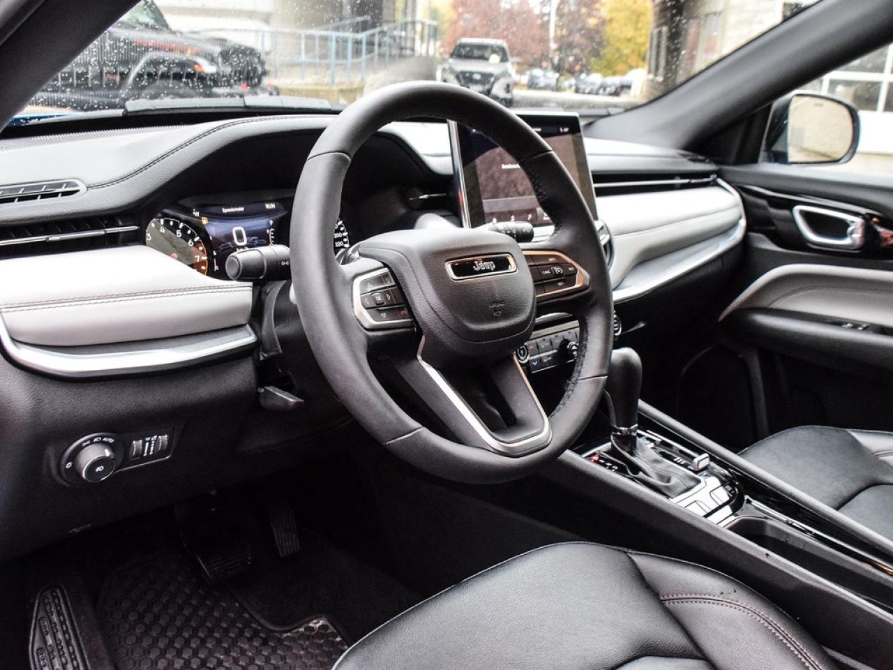 2024 Jeep Compass Limited |LTD|LEATHER|10.1TOUCH|BLACKROOF|RSTART|18S| Photo