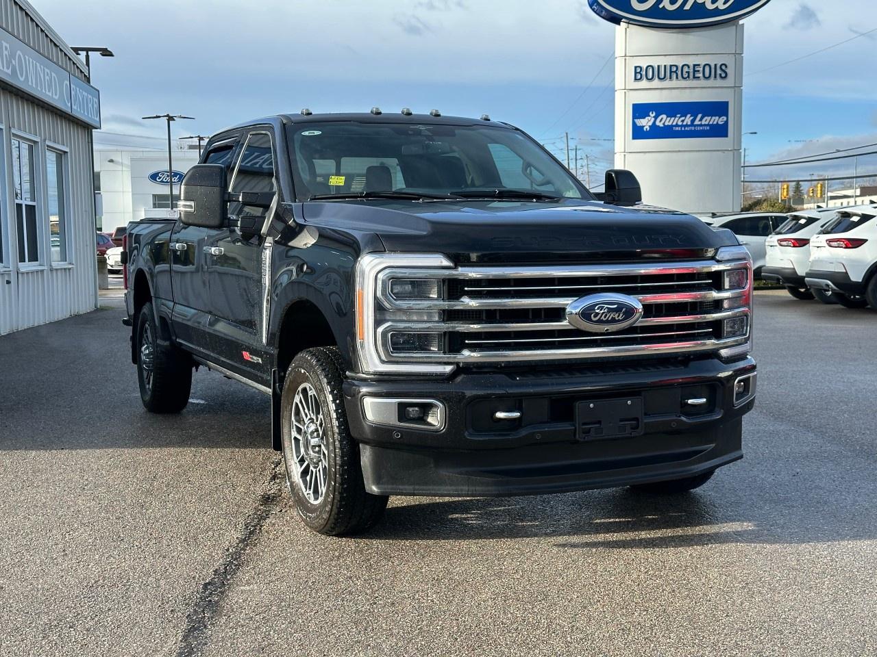 2023 Ford F-250 Super Duty SRW LIMITED 4WD CREW CAB 6.75' BOX Photo3