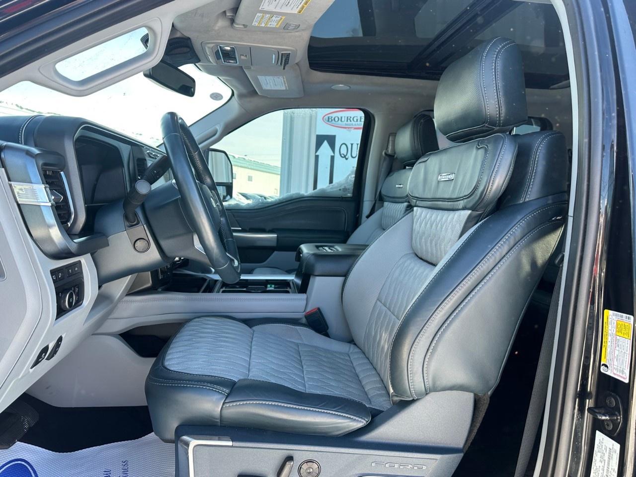 2023 Ford F-250 Super Duty SRW LIMITED 4WD CREW CAB 6.75' BOX Photo