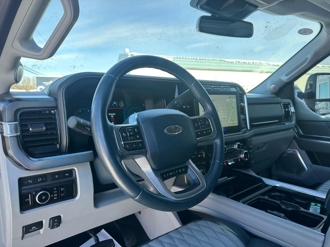 2023 Ford F-250 Super Duty SRW LIMITED 4WD CREW CAB 6.75' BOX Photo