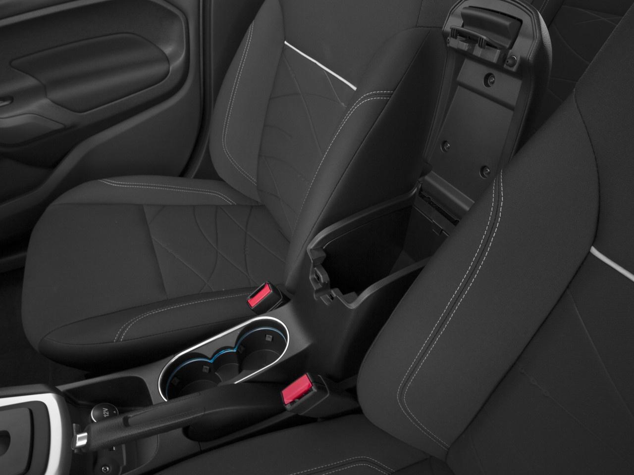 2015 Ford Fiesta 5dr HB SE Photo