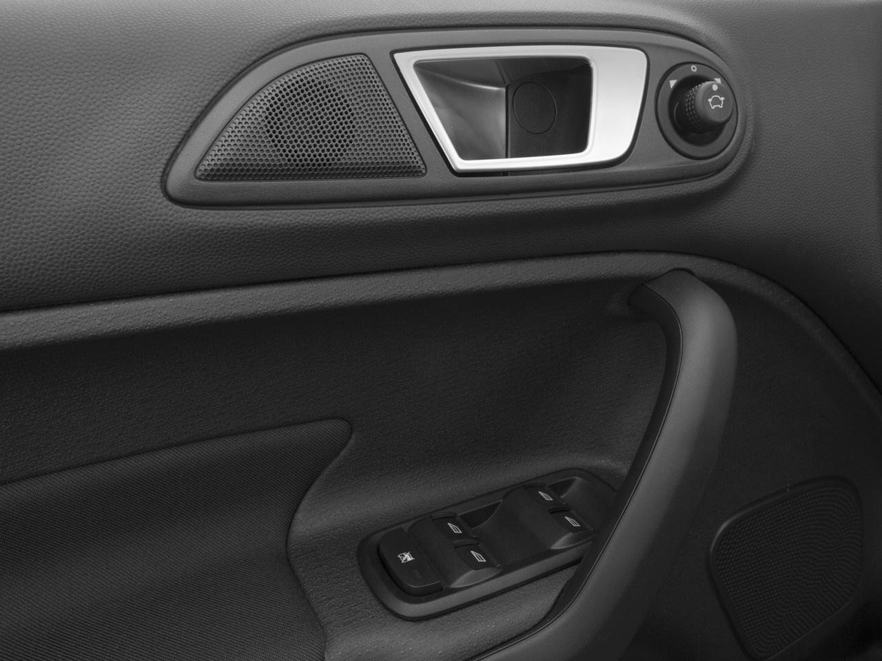 2015 Ford Fiesta 5dr HB SE Photo