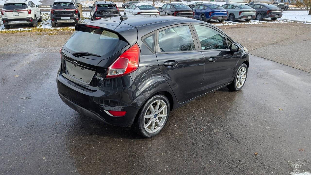 2015 Ford Fiesta 5dr HB SE Photo