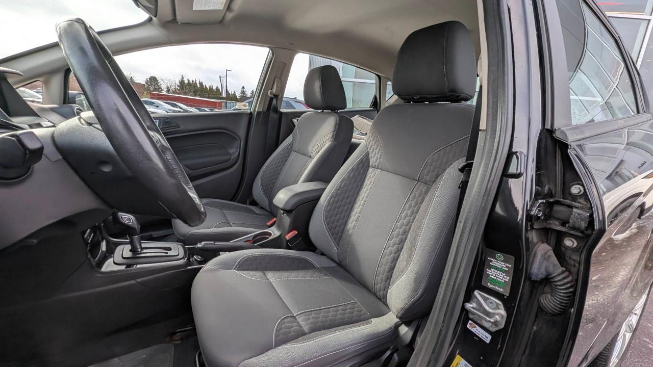 2015 Ford Fiesta 5dr HB SE Photo