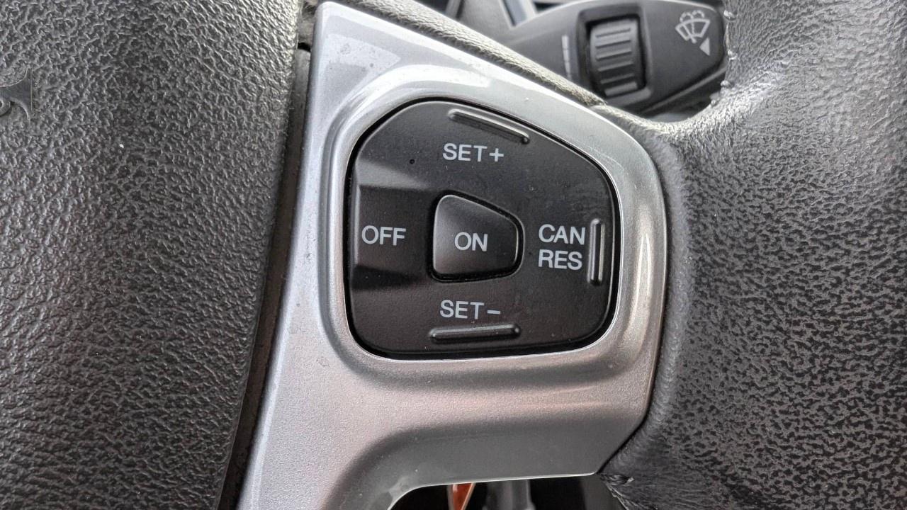 2015 Ford Fiesta 5dr HB SE Photo