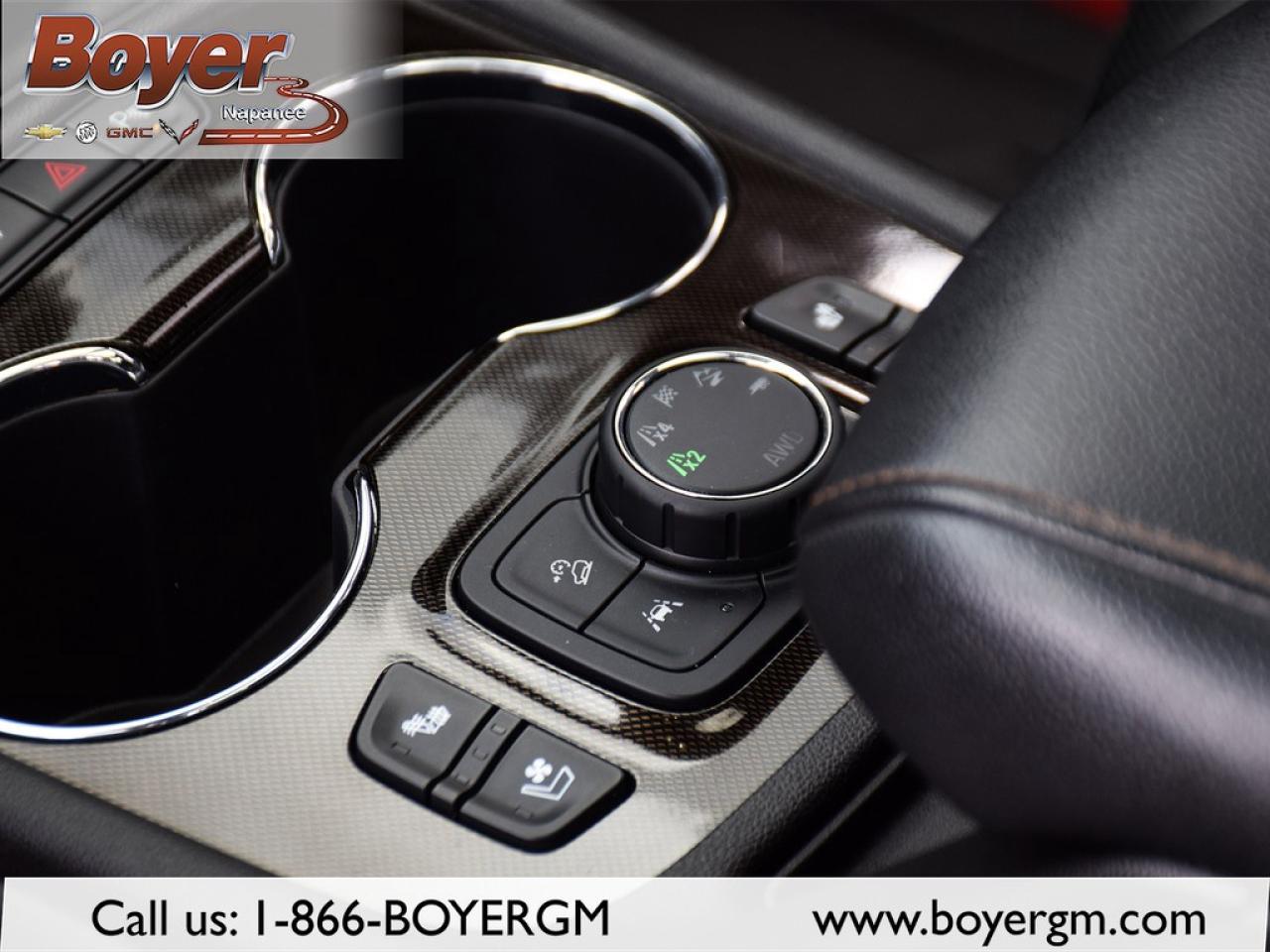 2023 GMC Acadia AWD AT4 Photo