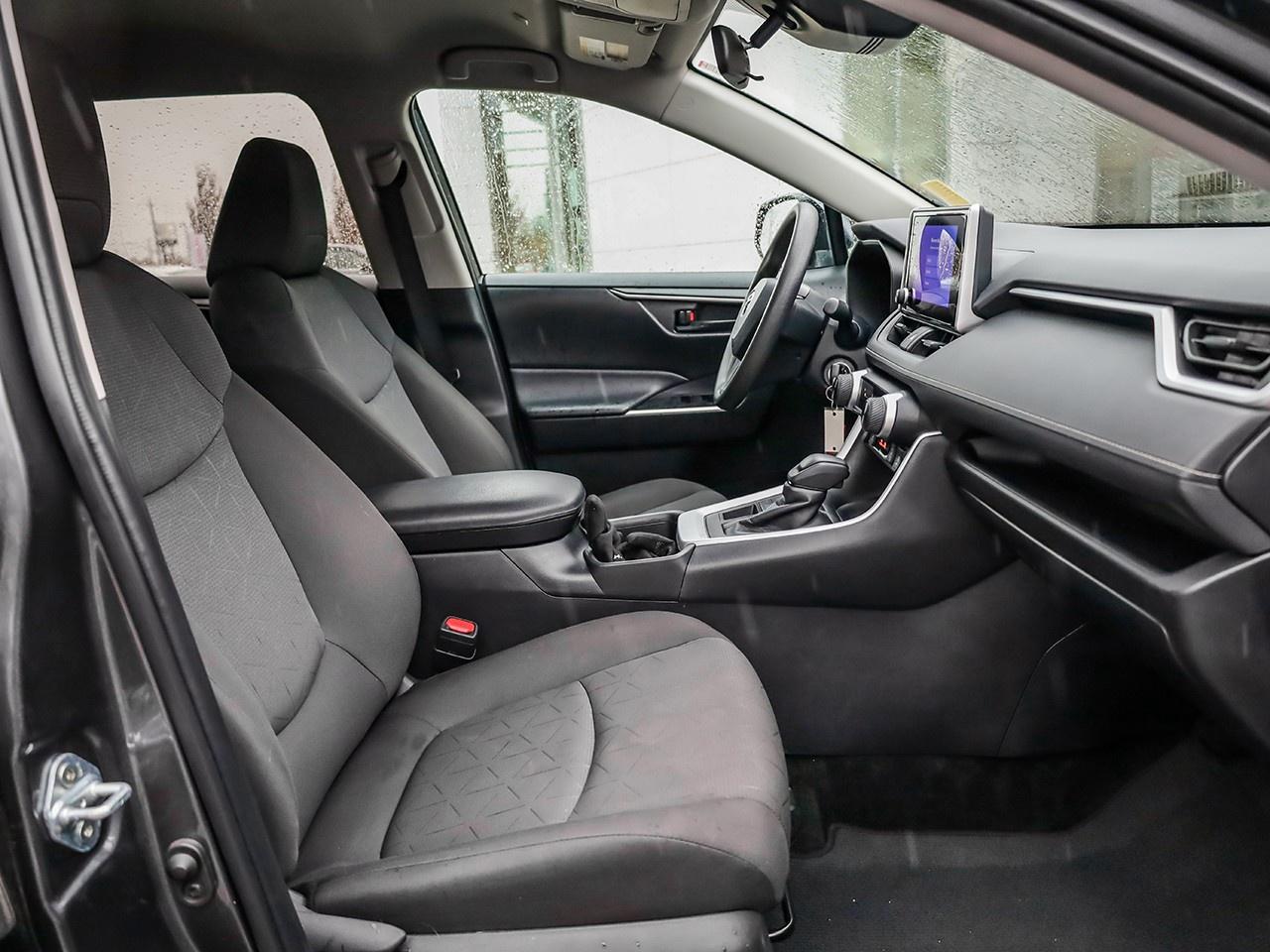 2024 Toyota RAV4 LE Photo