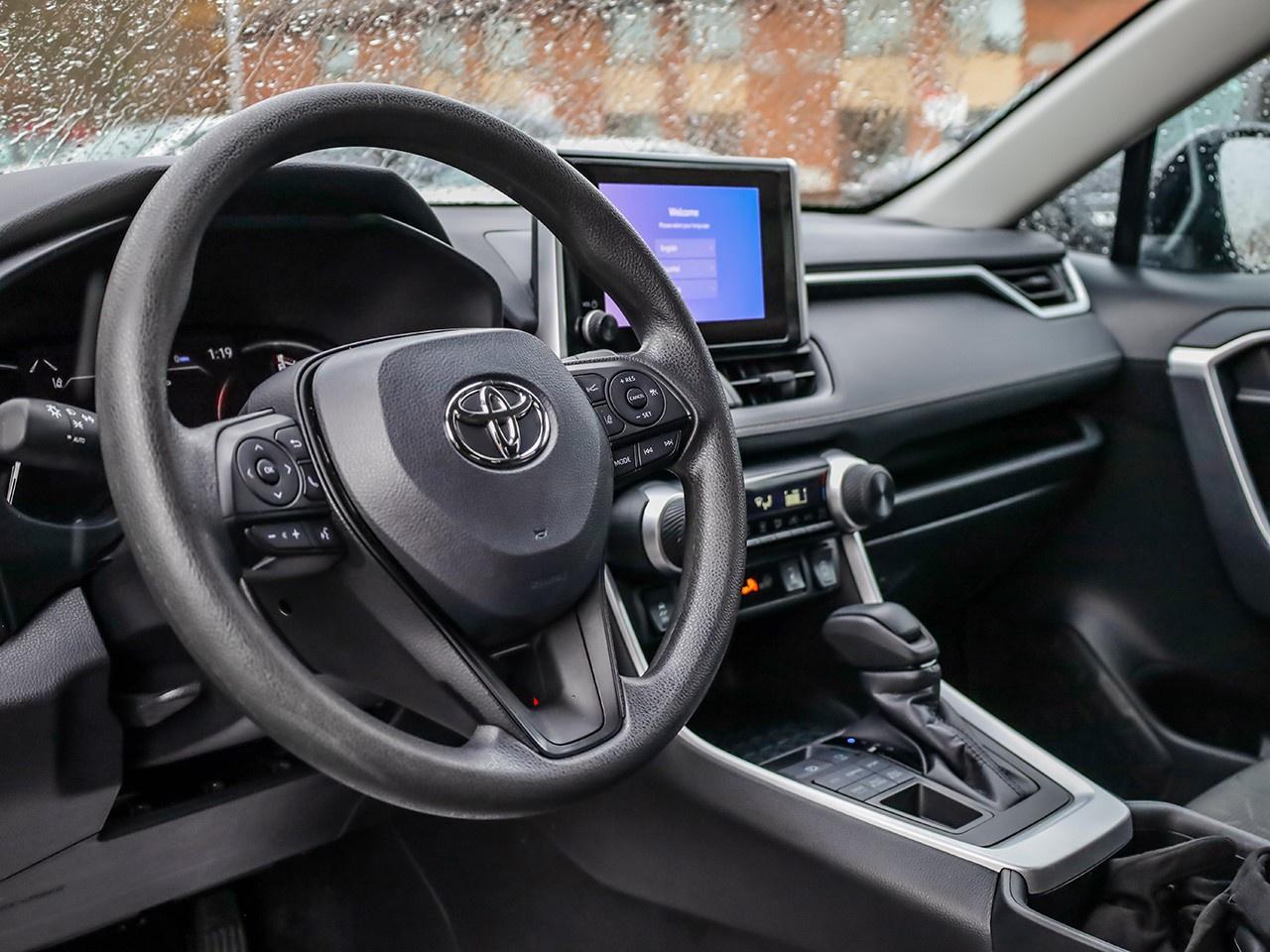 2024 Toyota RAV4 LE Photo