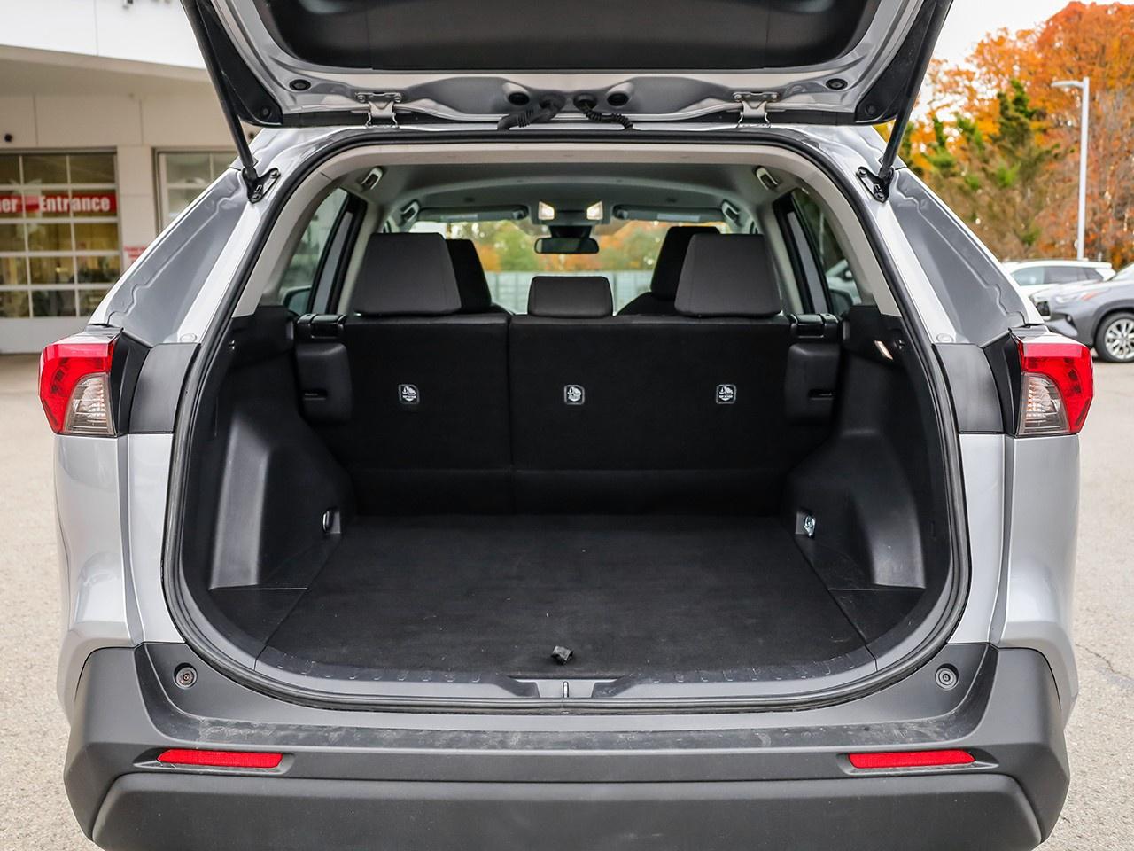 2024 Toyota RAV4 LE Photo