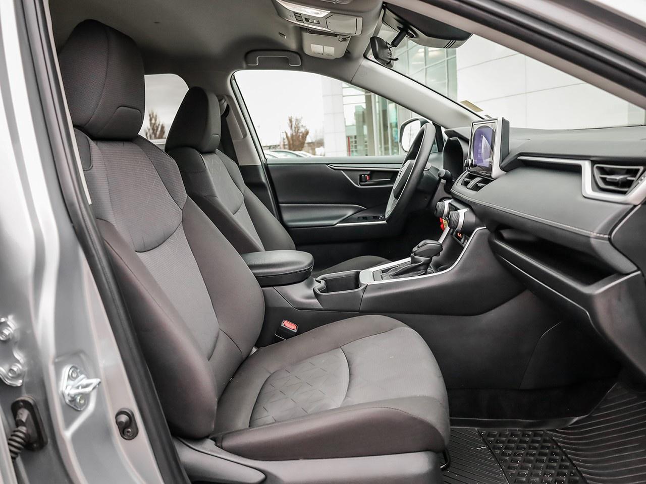 2024 Toyota RAV4 LE Photo