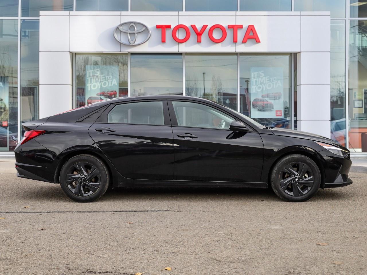 2022 Hyundai Elantra Preferred Photo