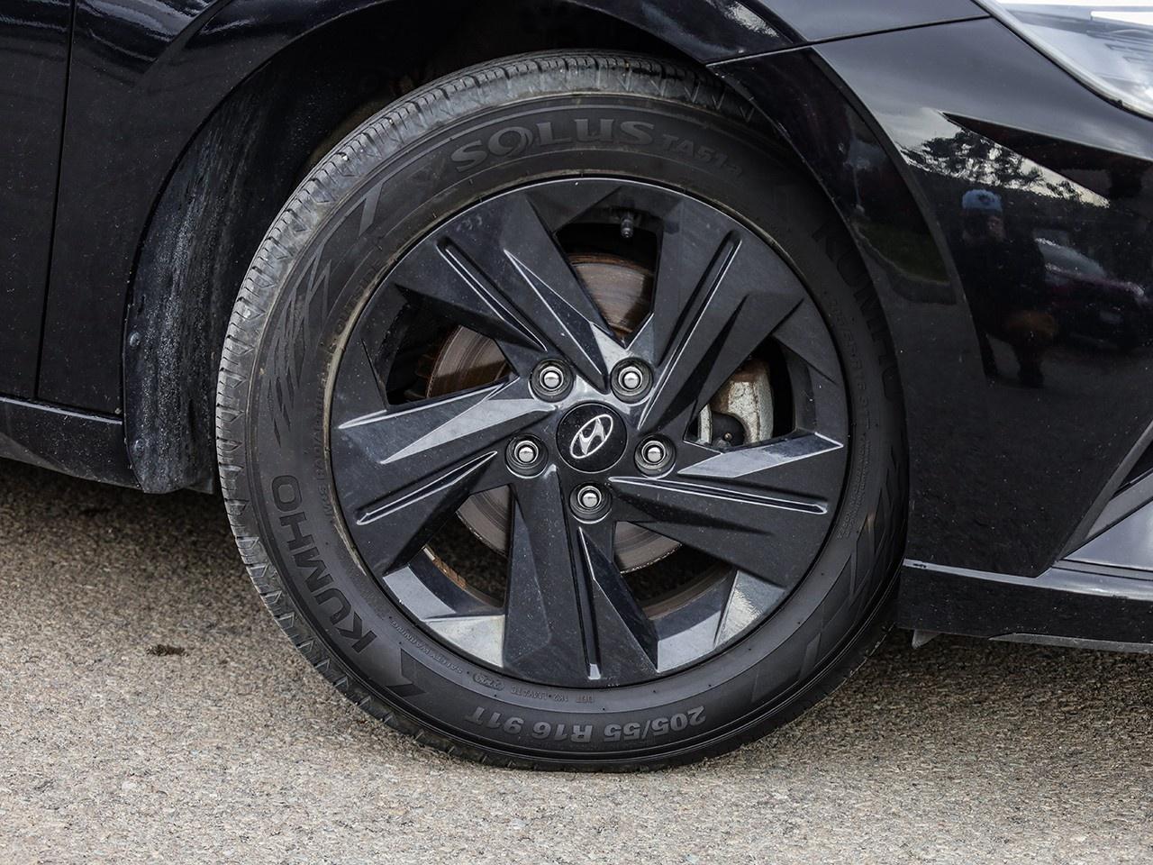 2022 Hyundai Elantra Preferred Photo