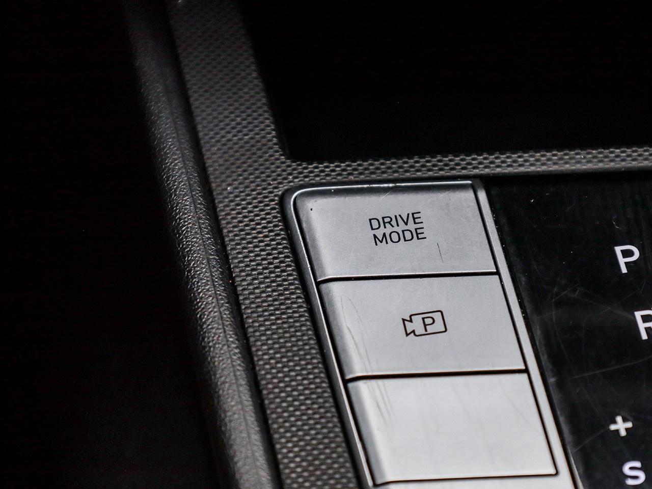 2022 Hyundai Elantra Preferred Photo