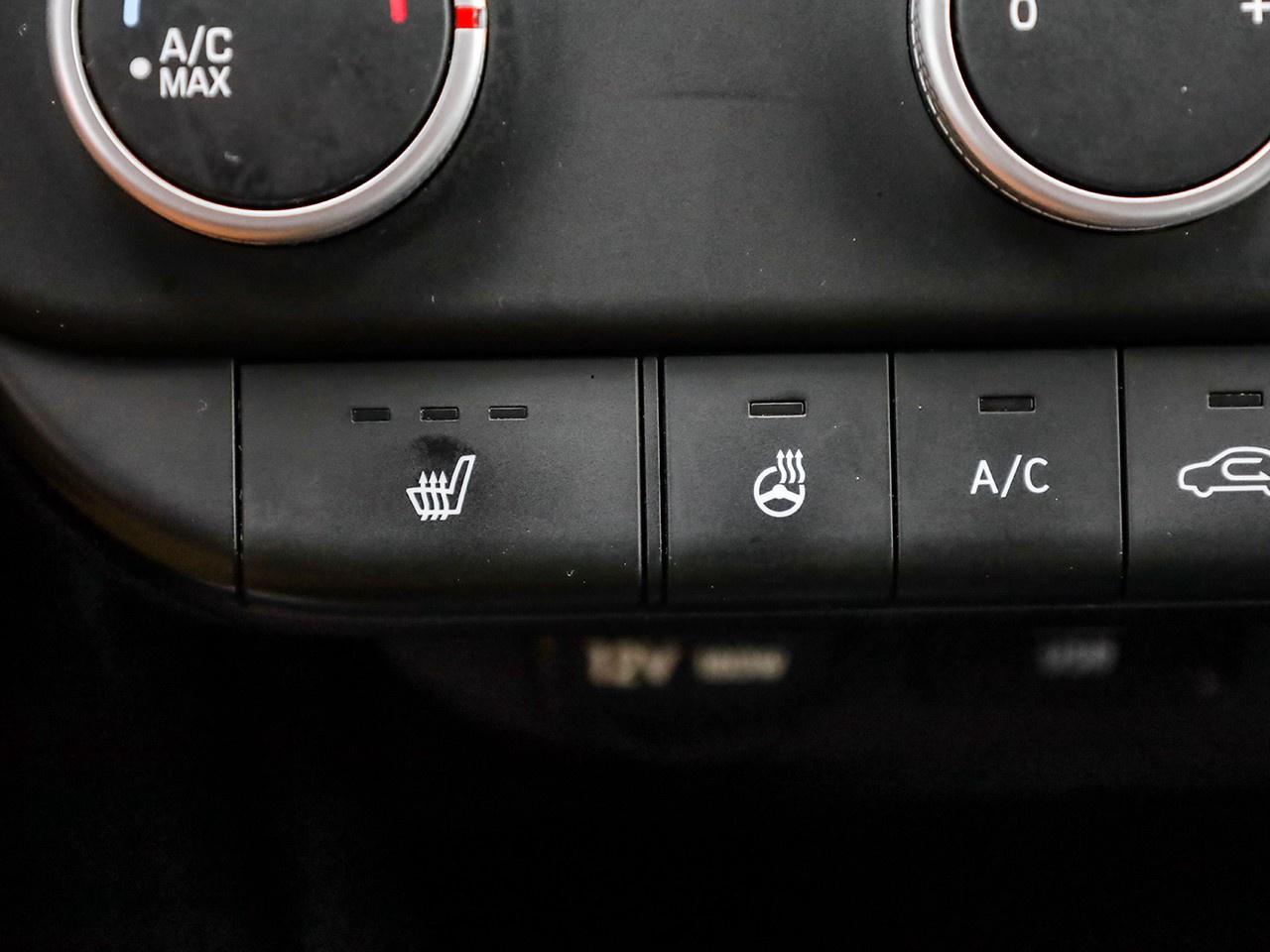 2022 Hyundai Elantra Preferred Photo