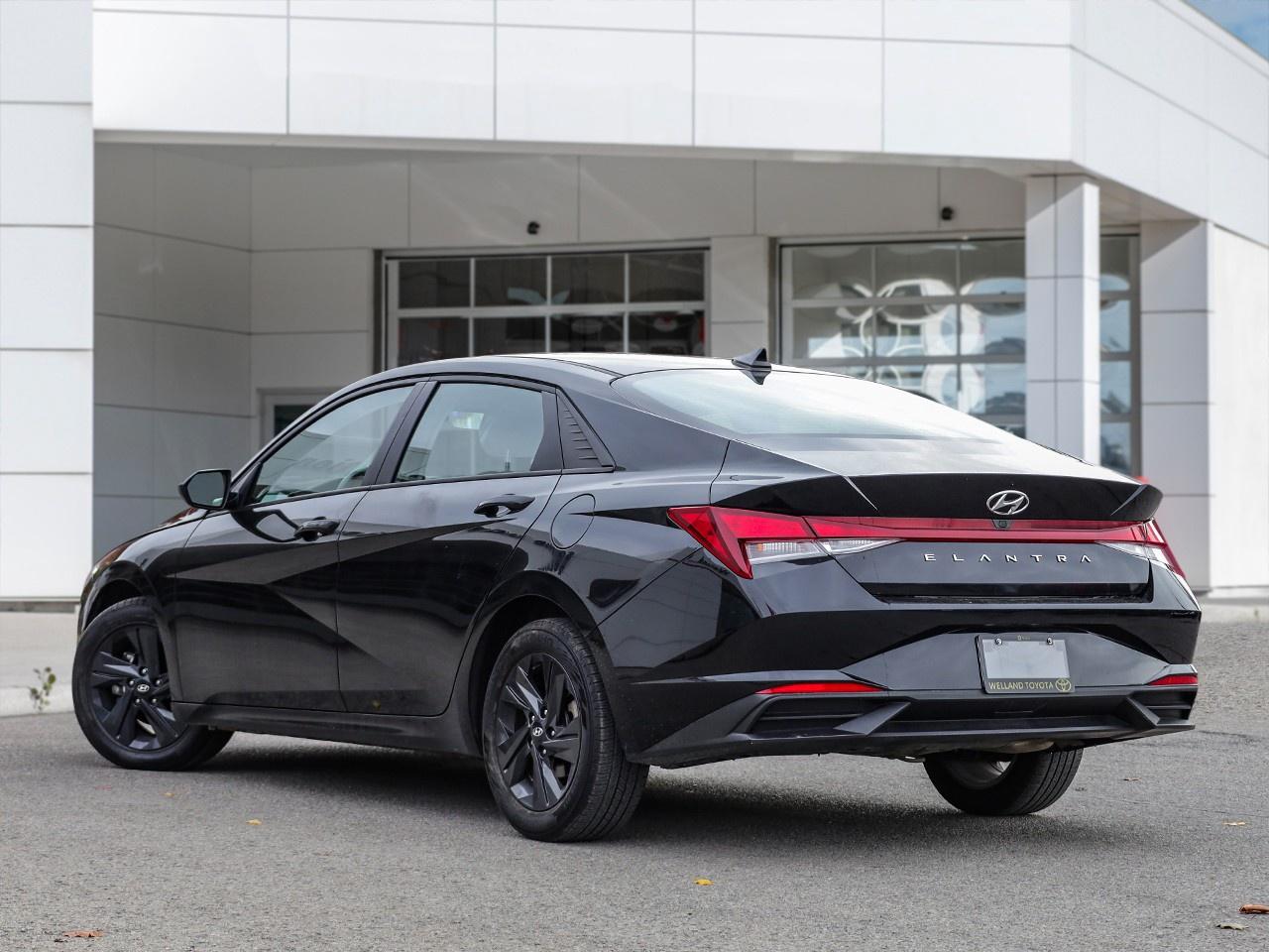 2022 Hyundai Elantra Preferred Photo