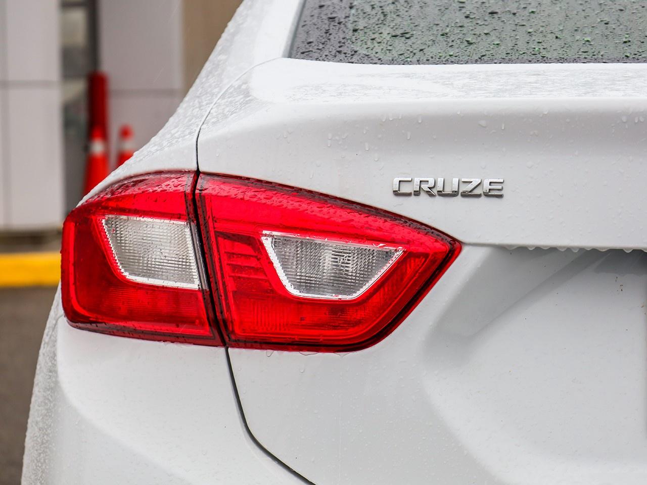 2018 Chevrolet Cruze LT AUTO Photo