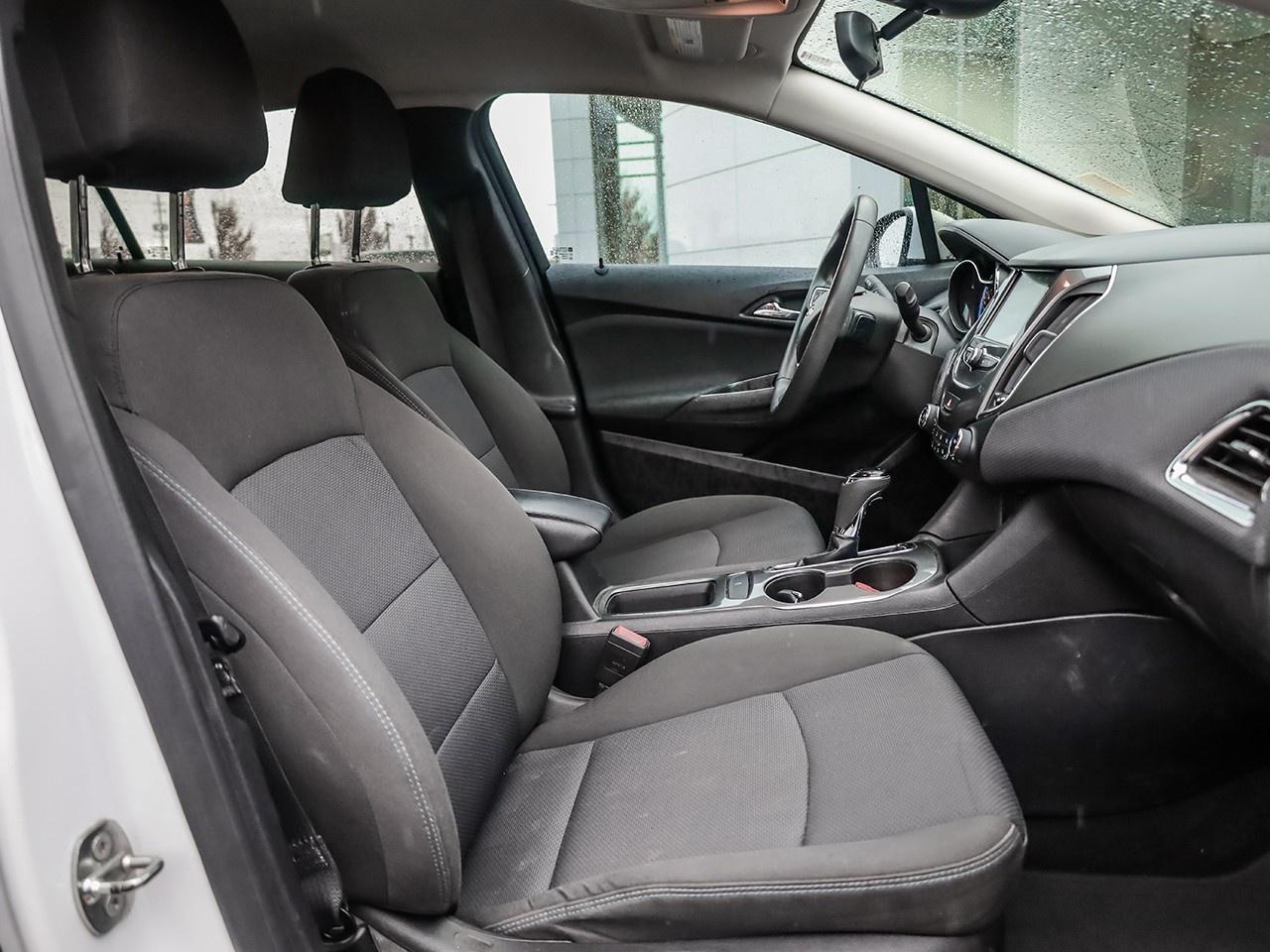 2018 Chevrolet Cruze LT AUTO Photo