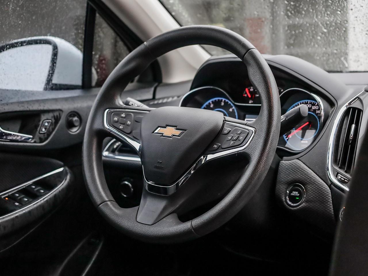 2018 Chevrolet Cruze LT AUTO Photo