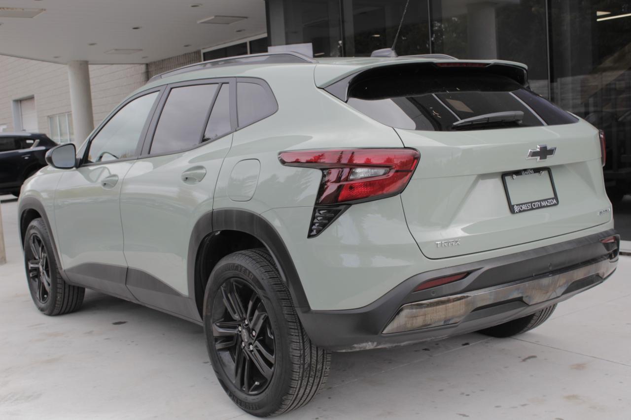 2025 Chevrolet Trax ACTIV Photo2