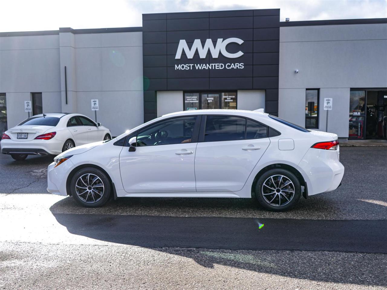 2024 Toyota Corolla LE | NO ACCIDENTS | 8 TOYOTA SERVICE RECORDS Photo