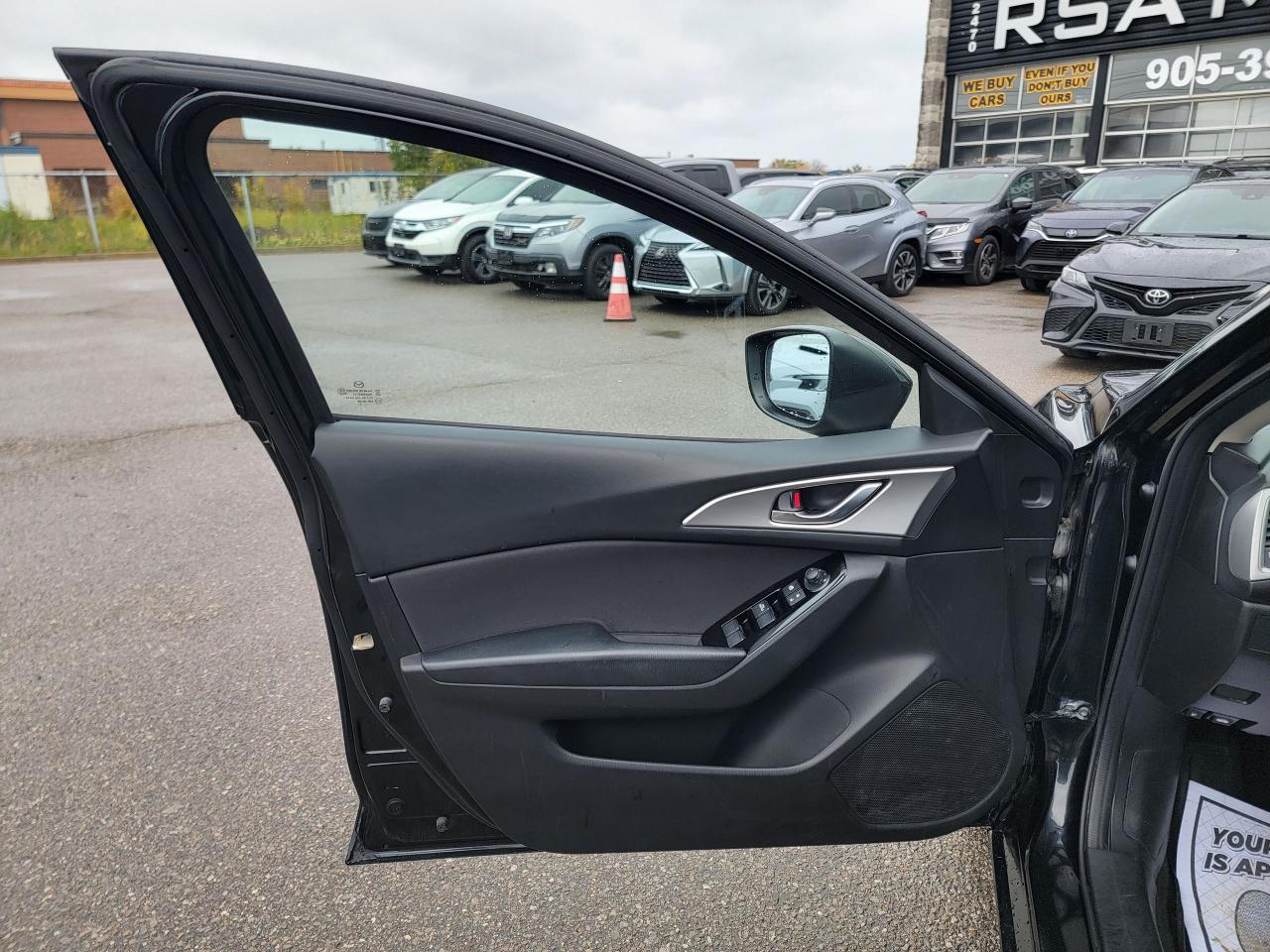 2017 Mazda MAZDA3 GT - Photo #12