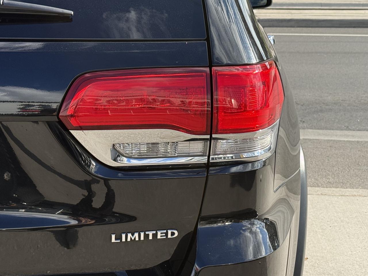2018 Jeep Grand Cherokee LIMITED | SUNROOF | BACK UP CAMERA | LOADED Photo