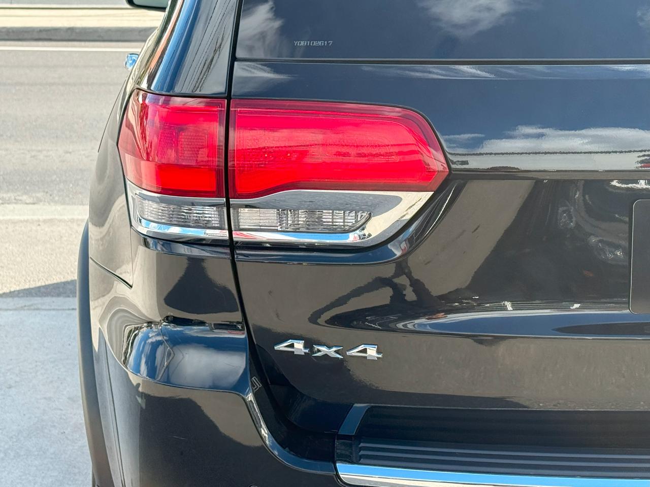 2018 Jeep Grand Cherokee LIMITED | SUNROOF | BACK UP CAMERA | LOADED Photo