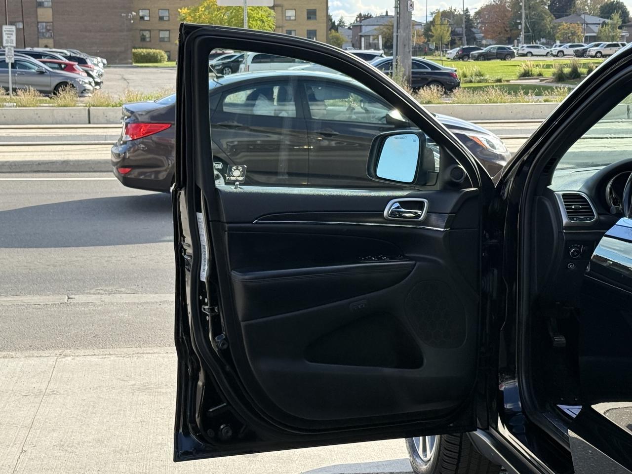 2018 Jeep Grand Cherokee LIMITED | SUNROOF | BACK UP CAMERA | LOADED Photo