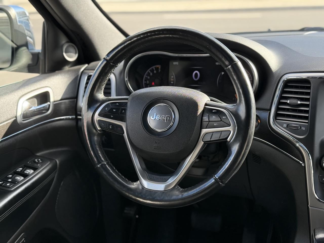 2018 Jeep Grand Cherokee LIMITED | SUNROOF | BACK UP CAMERA | LOADED Photo