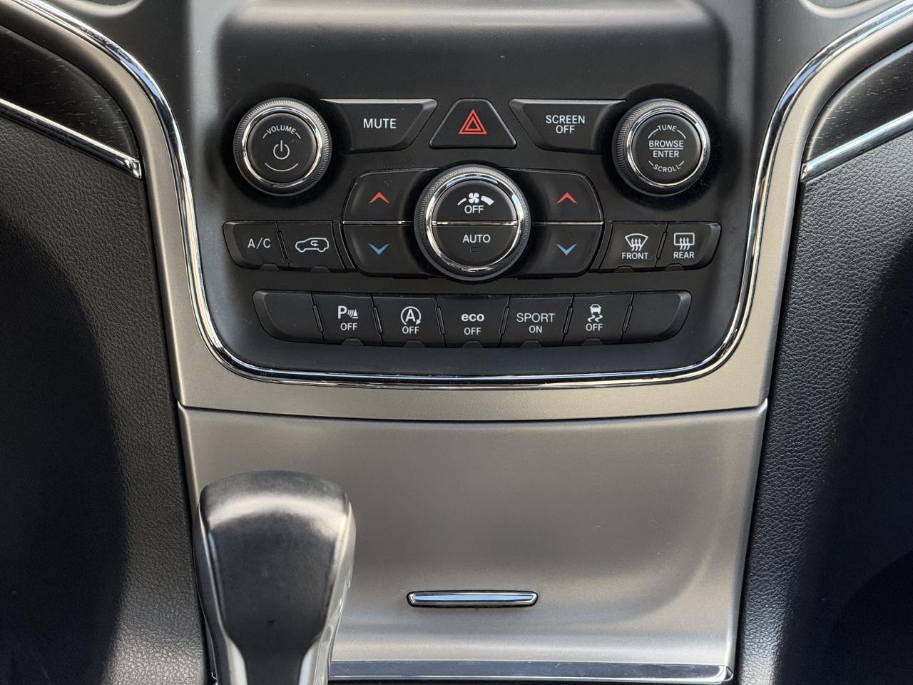 2018 Jeep Grand Cherokee LIMITED | SUNROOF | BACK UP CAMERA | LOADED Photo