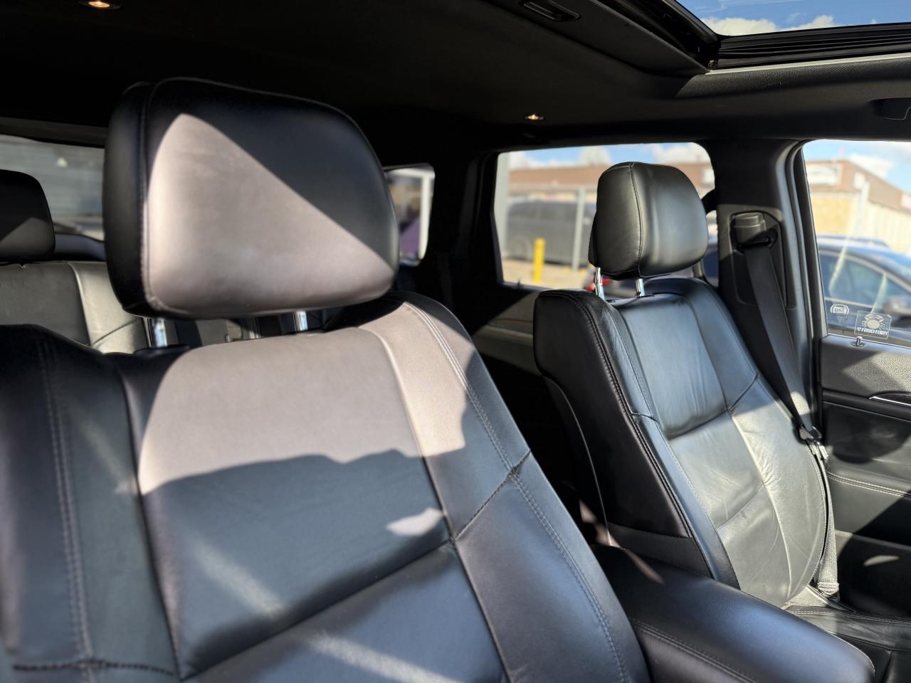 2018 Jeep Grand Cherokee LIMITED | SUNROOF | BACK UP CAMERA | LOADED Photo