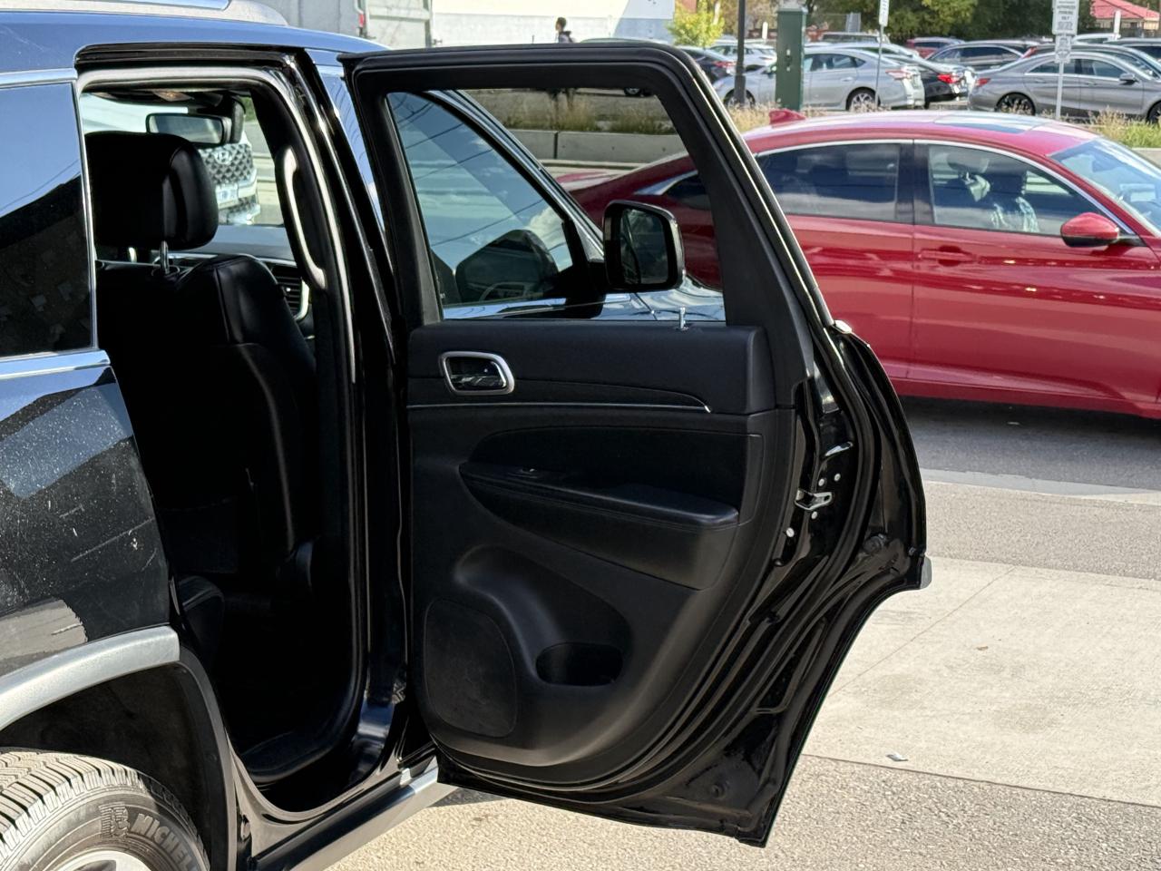 2018 Jeep Grand Cherokee LIMITED | SUNROOF | BACK UP CAMERA | LOADED Photo