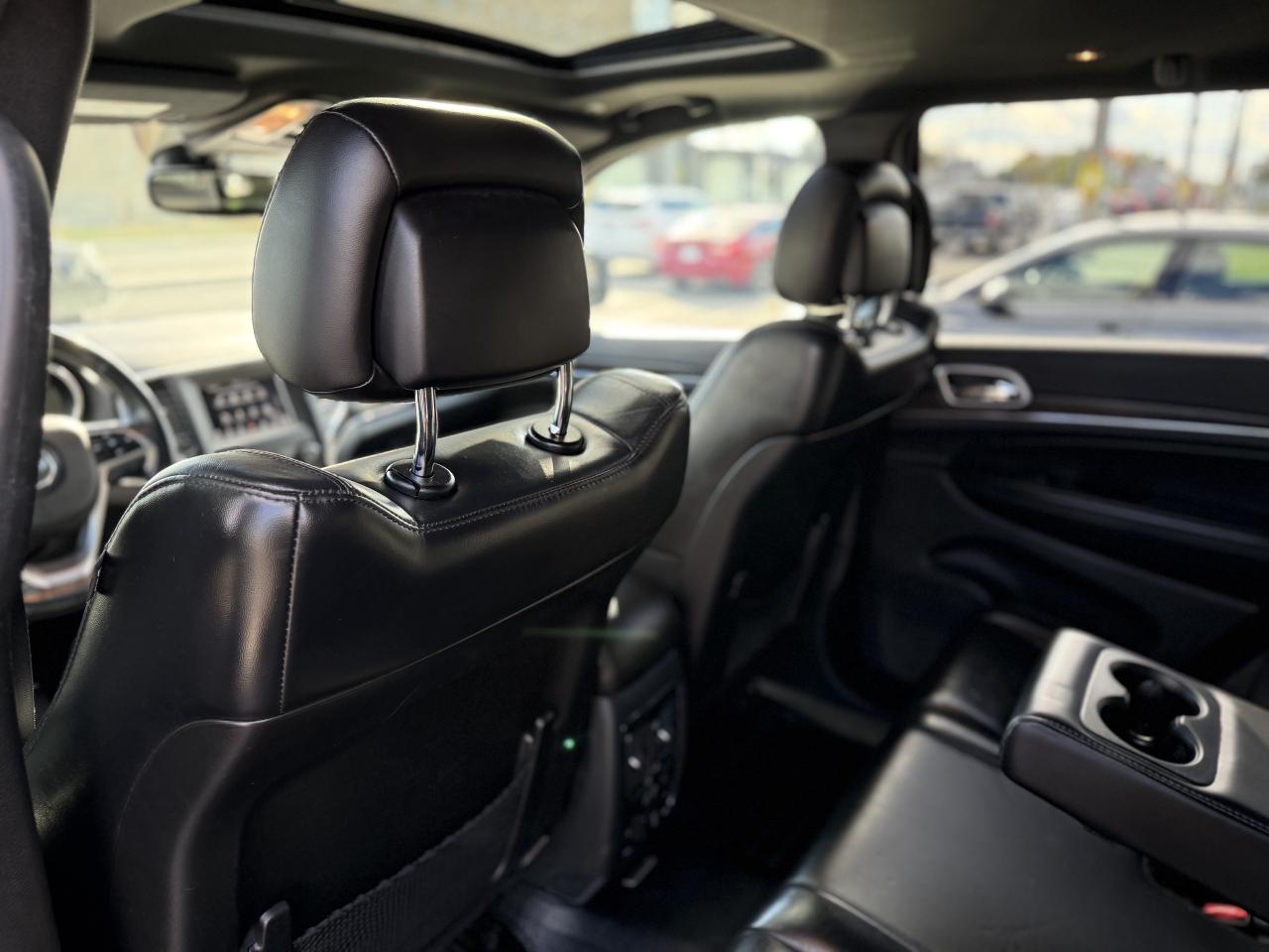 2018 Jeep Grand Cherokee LIMITED | SUNROOF | BACK UP CAMERA | LOADED Photo